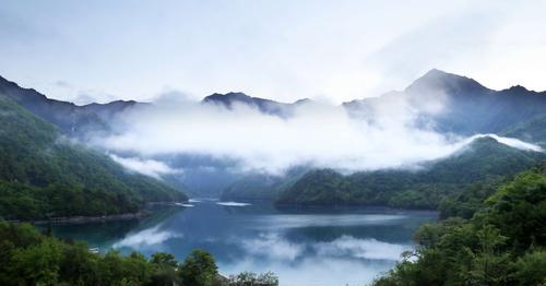 暴走英雄坛雪山天池攻略（征服雪山天池，尽享冒险之旅）