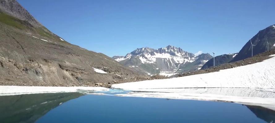 暴走英雄坛雪山天池攻略（征服雪山天池，尽享冒险之旅）